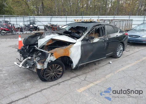 2016 Hyundai Genesis 3.8 z USA, uszkodzony, nr VIN KMHGN4JE0GU142851